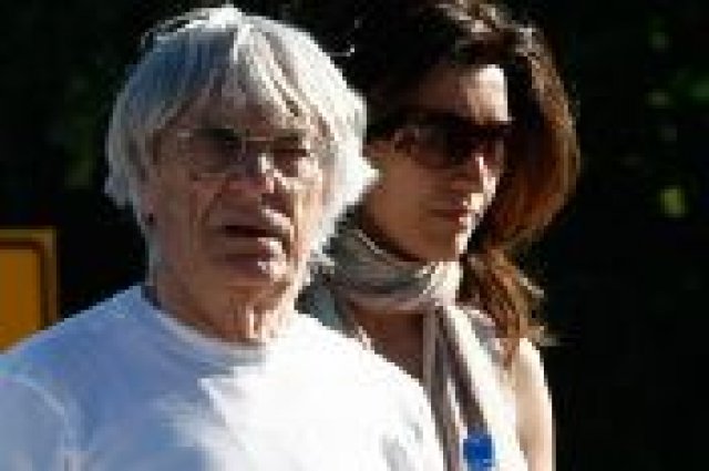 Пребиха и ограбиха Бърни Екълстоун