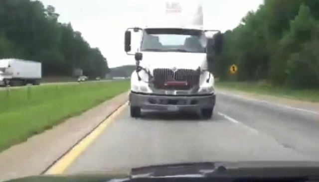 Камион в насрещното за добро утро