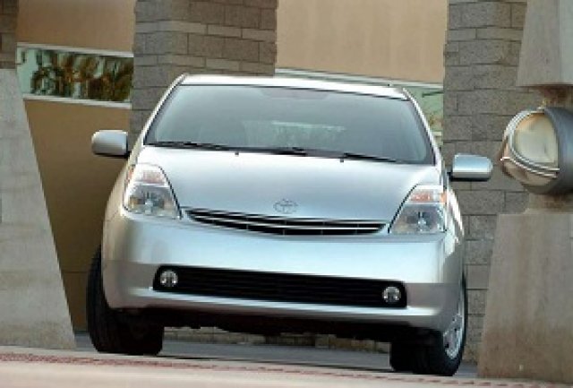 Toyota Prius се обзаведе с V8 от Corvette