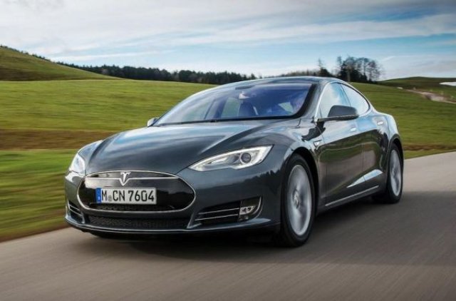 Хакери разбиха защитата на Tesla и McLaren за 2 секунди (ВИДЕО)