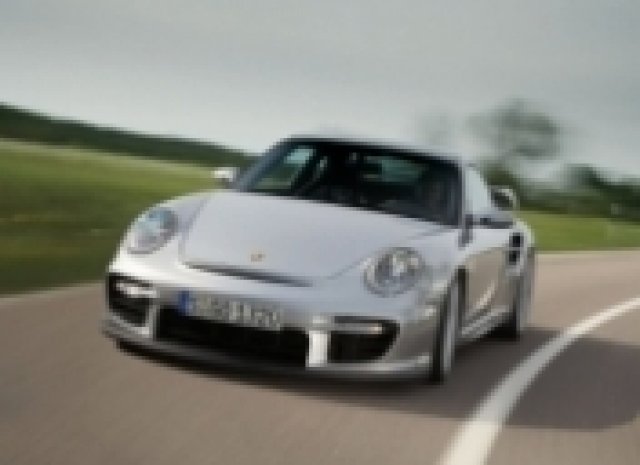 Porsche представя: един филм с участието на 911 GT2 и Валтер Рьорл