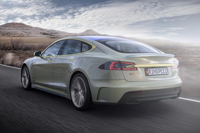 Швейцарци показаха автономна кола с домашно кино и кафеварка