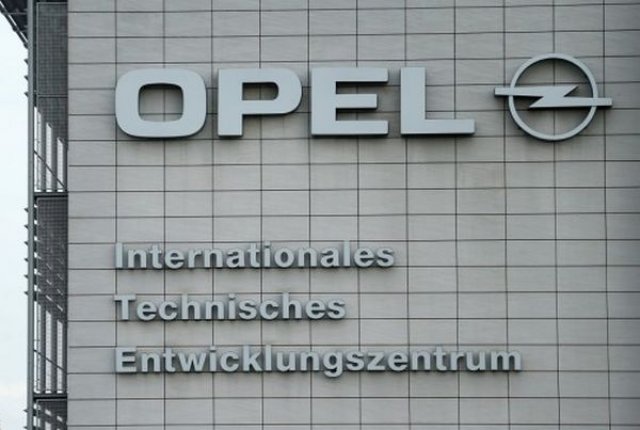 Прокурори нахлуха в Opel