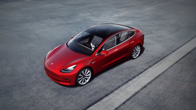 Tesla Model 3 губи доверие на потребителя