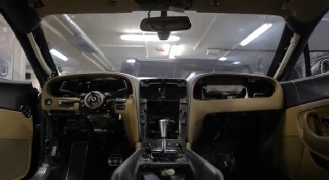 Vilner избухва с претапицирано Bentley (Видео)