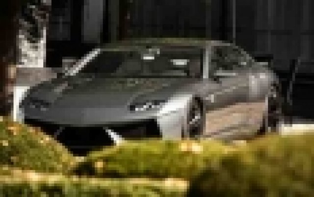 В Lamborghini все още не са отписали Estoque