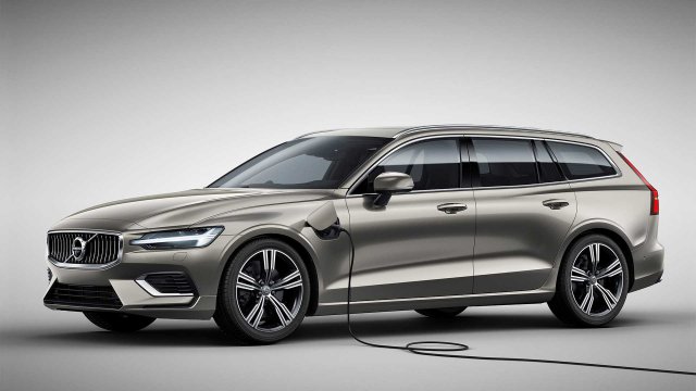 Volvo допълва V60 с версия T6 Twin Engine AWD