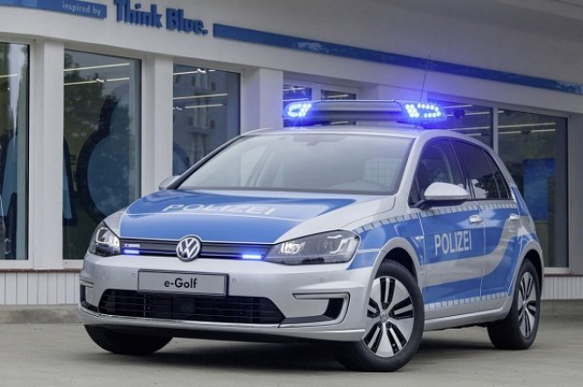 Електрическият Golf сложи униформа