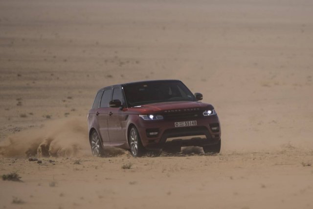 Range Rover Sport постави рекорд в пустинята