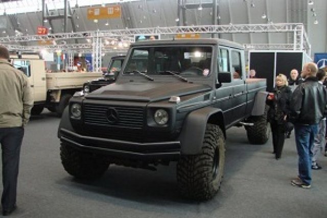Чудовищен Mercedes G500 Pickup