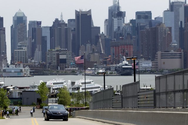 Фетел пръв пробва новата писта в САЩ