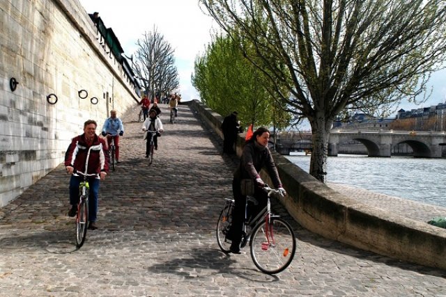 Във Франция ще борят задръстванията с финансови стимули