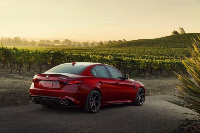 Проблеми с безопасността отлагат Alfa Romeo Giulia 