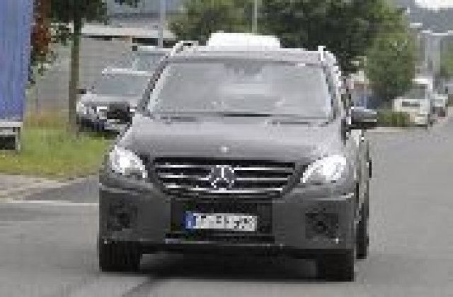 Шпионски снимки на Mercedes ML63 AMG