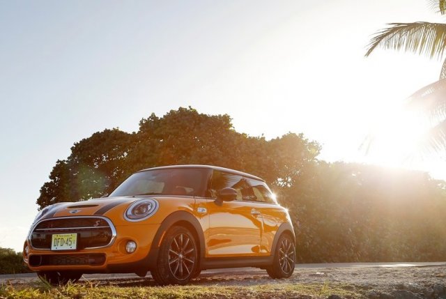 VDL NedCar се заема с производството на Mini