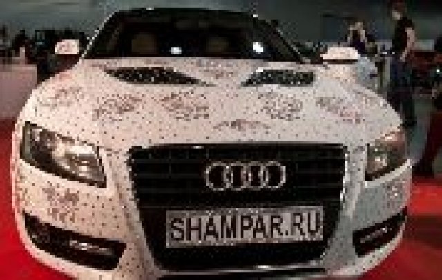 Тунинг с 450 000 кристала Swarovski