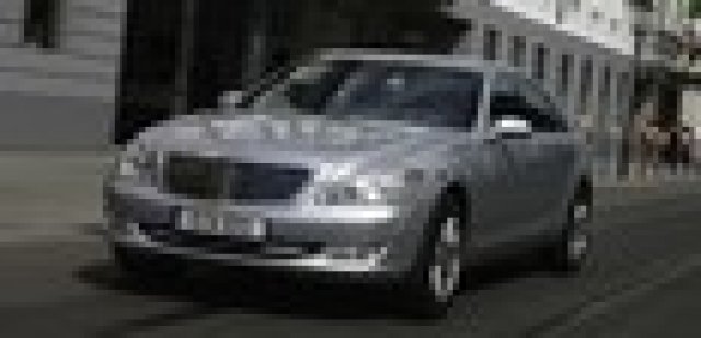 Абу Даби иска дял в Daimler