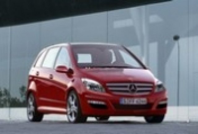 Mercedes ще представи напълно променен Клас В през 2011 г.