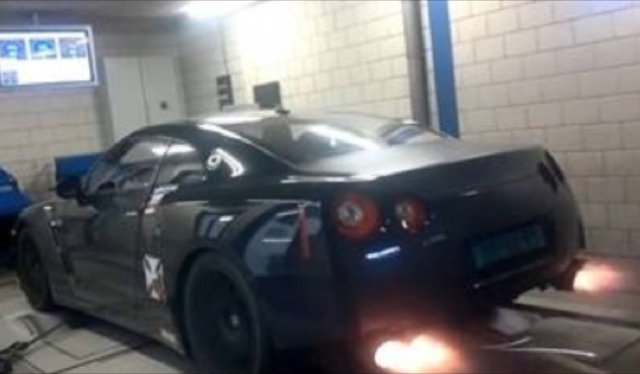 Бивш пилот от Ф1 се уреди с брутален Nissan GT-R