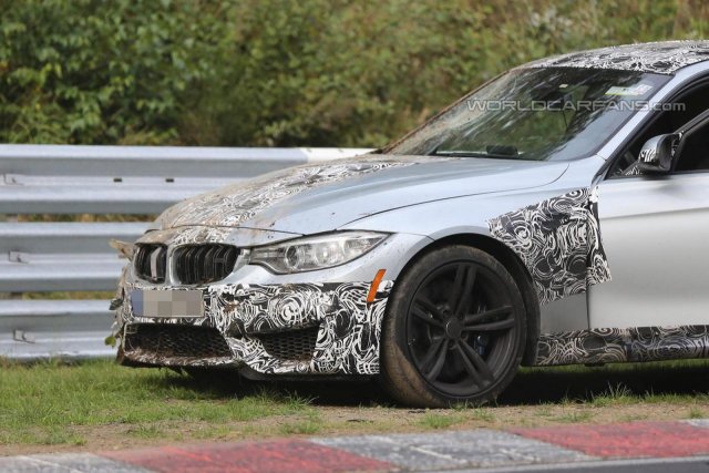 Новото BMW M3 се разби на Нюрбургринг