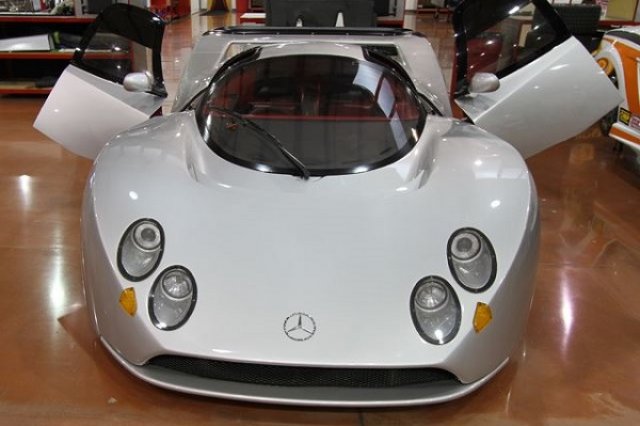 Mercedes Lotec C1000 минава под чука