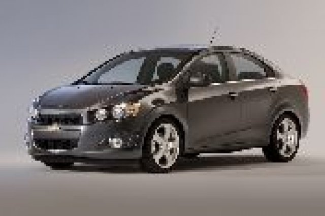 В Детройт показаха и Chevrolet Sonic седан