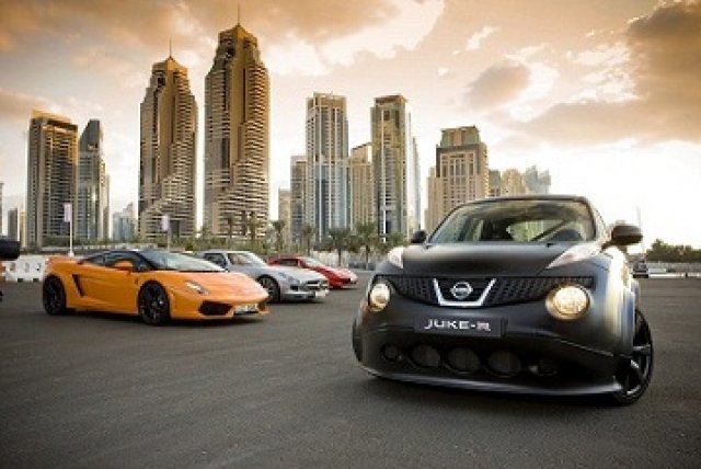 Nissan Juke-R се присмя на най-големите