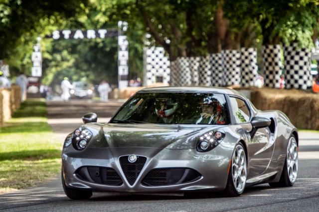 Alfa Romeo 4C се доказа на Нюрбургринг