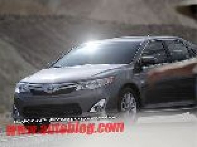 Снимаха новата Toyota Camry