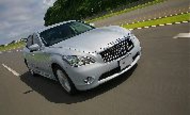 Характеристиките на Infiniti M35h