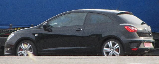 Шпионски снимки на Seat Ibiza Cupra 
