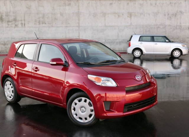 Toyota праща три модела в историята