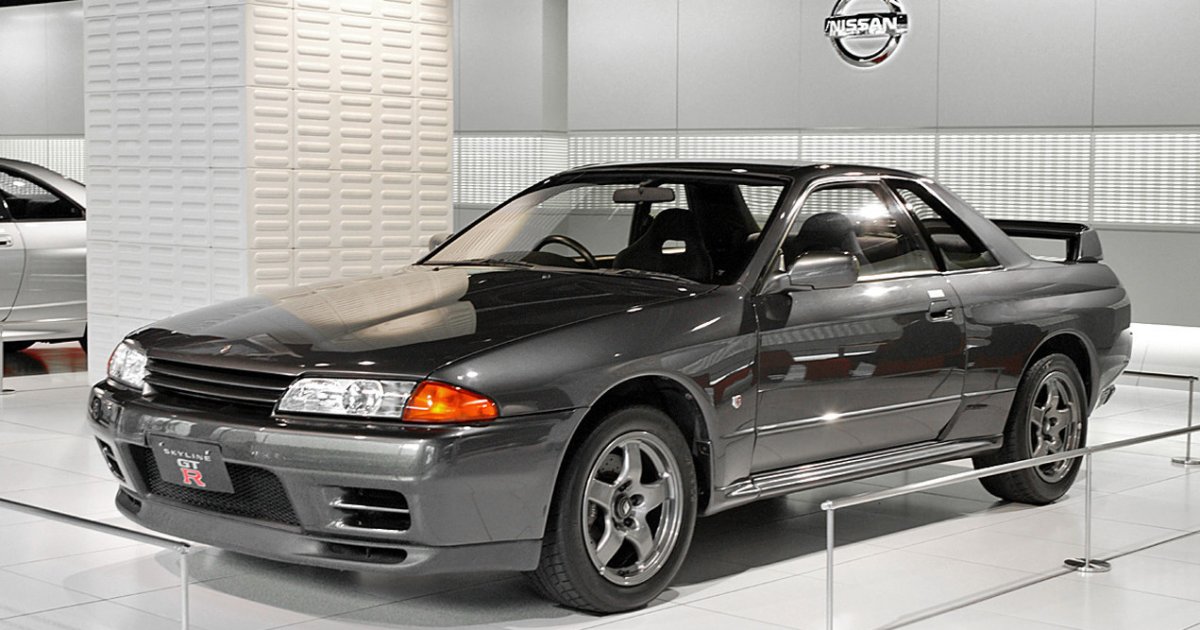 Защо педалът за газта на Nissan Skyline GT-R R32 е асиметричен - AУТОМЕДИЯ