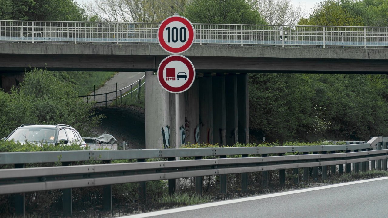 Günther Fehlinger-Jan proposes 100 km/h EU highway speed limit