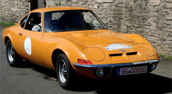 Показан през 1965, Opel Experimental GT е първият концептуален модел в Европа, стигнал до серийно производство. Отначало е замислен само като атракция за големите автомобилни изложения, построена върху платформата на тогавашния Opel Kadett B и с каросерия от френското ателие Brissonneau & Lotz. Но интересът към дизайна на Ерхард Шнел е толкова голям, че компанията решава да произведе пазарна версия. Общо 103 643 екземпляра от Opel GT са сглобени между 1968 и 1973. 
