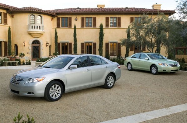 Camry традиционно е сред най-продаваните автомобили в Америка. Моделът се характеризира с високо качество на изработка и стабилна производителност на двигателя. В резултат около 8,5% от собствениците на автомобили остават верни на своите автомобили повече от 15 години. Друг важен фактор за популярността на Camry е сравнително ниската цена за поддръжка и ремонт.