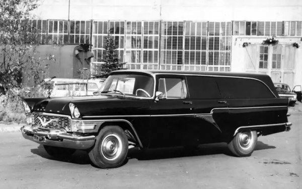 Тези две комби версии, също направени в латвийския завод РАФ, всъщност не са точно катафалки, защото са поръчани от виетнамската компартия доста след кончината на държавния лидер. Целта им е в случай на пълномащабна война с Китай да спасят тленните останки на Хо Ши Мин от мавзолея му и да ги откарат в тайно хранилище в планините. 
