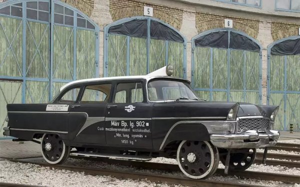 Тя също не е съветска, а е произведена в Унгария, най-вероятно за директора на унгарските железници. Впрочем подобна дрезина, само че на базата на ЗИМ, е имало и в СССР. 
