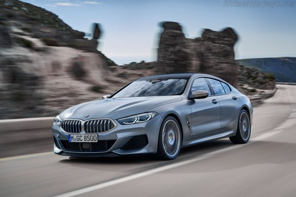 Тук същият този V8 двигател е форсиран до 530 к.с., като позволява малко по-бързо ускорение от 0 до 100 км/ч - 3,9 секунди. Но пък и цената на флагмана е доста сериозна.
