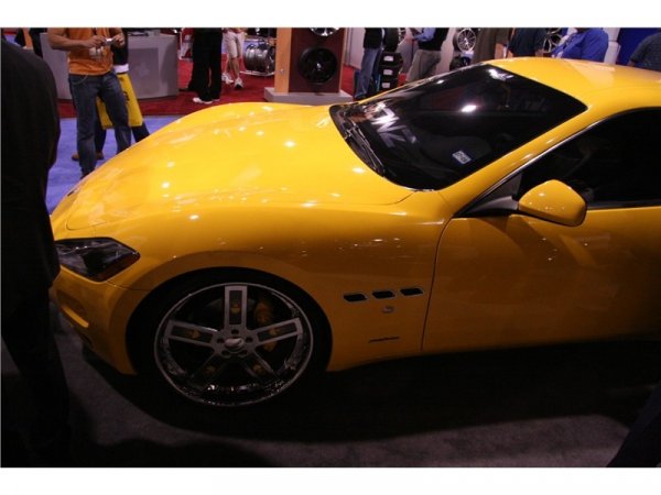 Donz Rennen Wheels и Maserati GranTurismo на тунинговото изложение SEMA 2008