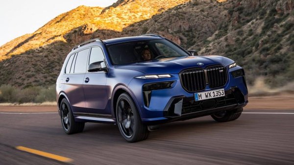 Спрямо 2025: +68%

Най-голямото BMW в историята продължава да се радва на сериозен интерес в България, макар да е далеч от постиженията си отпреди няколко години, когато бе най-продаваният модел на баварците у нас. Продажбите вероятно ще се засилят до края на годината и в началото на следващата с очакваните по-изгодни цени с наближаването на смяната на поколенията. Следващата генерация X7 ще бъде представена идната пролет и ще се появи в шоурумите към септември 2027.