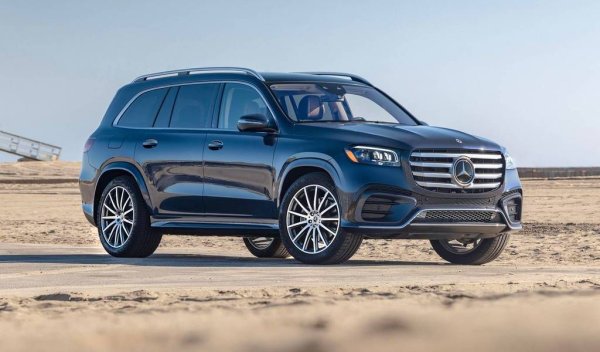Спрямо 2025: +9% ръст

Умерен ръст и за големия SUV на Mercedes, където също интересът е повече към по-скъпите версии. Тук говорим за регистрации на досегашния модел. Сериозният фейслифт на GLS, който бе представен в края на март, ще се появи в шоурумите чак наесен. 
