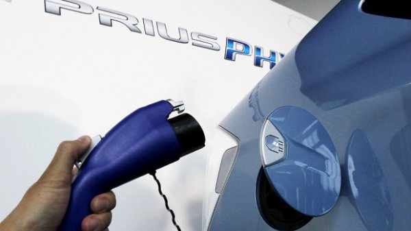 Toyota Prius PHV 