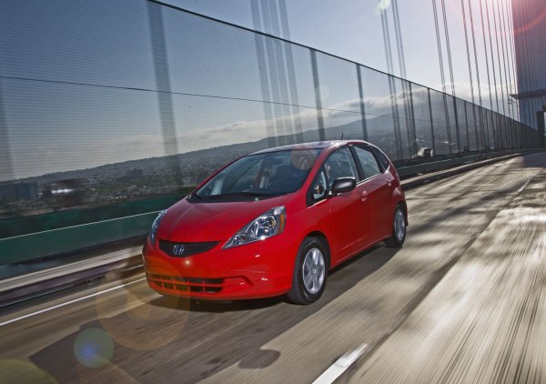 Сред основите оплаквания от японския хечбек е повреда на спирачните дискове, които започват да се увреждат по-рано от очакваното.
