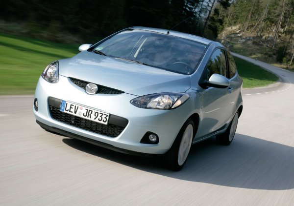 Собствениците отчитат често повреда на шарнирните болтове на кормилната уредба.
