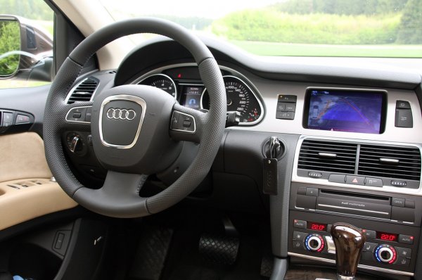 Audi Q7 2011
