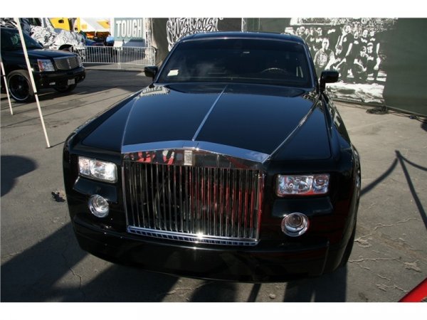 Rolls Royce Phantom оборудван с 26-инчови джанти Asanti 