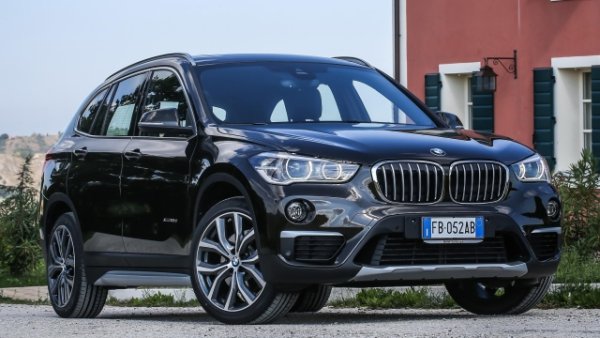 Освен че е единственият SUV, присъстващ в тази специална класация, BMW X1 е и моделът с най-ниска средна възраст (6,04 години) и съответно с най-висока  цена (23 771 евро) сред проучванията. От трите поколения, чийто старт беше през 2009 г., междинното, F48 , което остава в производство между 2015 и 2022 г., е най-търсено. 

Този автомобил с пет врати винаги се е отличавал с производителността, гарантирана от ефективните му двигатели, задвижвани от бензин  (136, 140, 192 или 231 HP) или дизел  (116, 150, 190 или 231 коня).