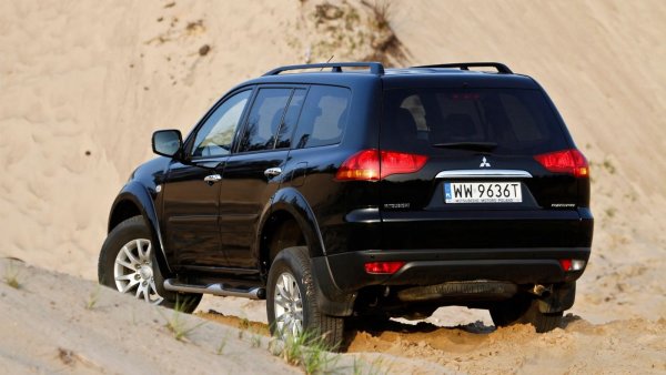 Допълнителни трудности създават сензорите за позицията на режимите на раздатъчната кутия. Грешките обикновено се появяват след 100 000-150 000 км, когато окисляването на контактите и замърсяването на накрайниците причиняват характерна мигаща индикация на приборния панел, съобщаваща за проблем със задвижването на всички колела.