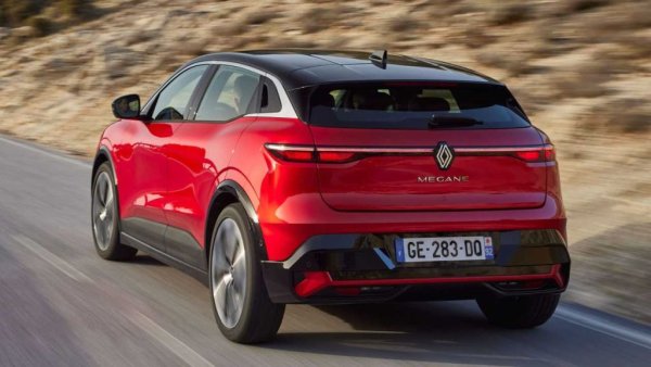 Пазарен дял: 3.8%
Базовият Megane Е-Tech е един от по-достъпните електромобили у нас, със стартова цена 74 890 лева, но това е за автомобил със 130 коня мощност и едва 40-киловатчасова батерия. За 220 коня и 60 кВтч цената започва от 83,000 лева. 
